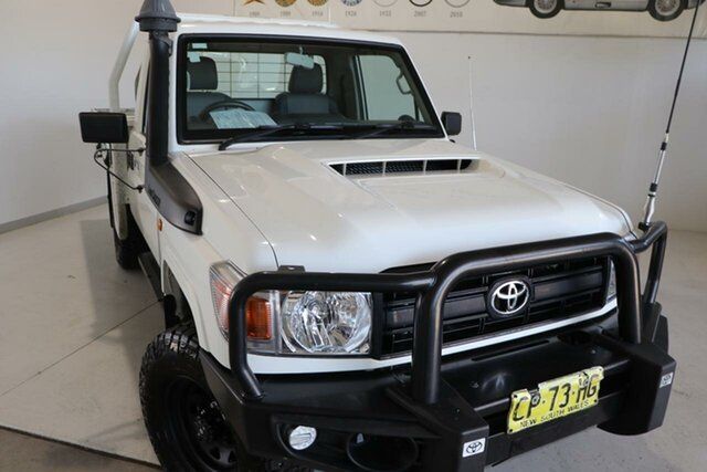 Used Toyota Landcruiser VDJ79R Workmate Wagga Wagga, 2017 Toyota Landcruiser VDJ79R Workmate White 5 Speed Manual Cab Chassis