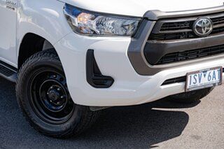 2020 Toyota Hilux 4x4 Glacier White Automatic Dual Cab Chassis