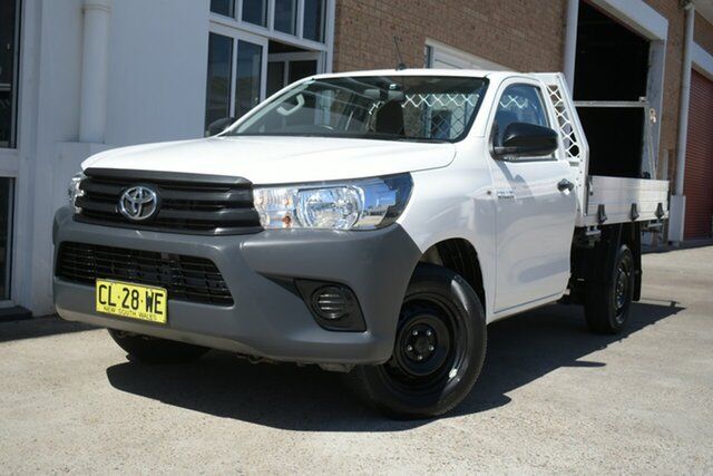 Used Toyota Hilux TGN121R Workmate Narrabeen, 2017 Toyota Hilux TGN121R Workmate White 5 Speed Manual Cab Chassis