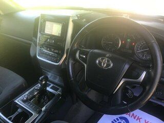 2018 Toyota Landcruiser VDJ200R MY16 GXL (4x4) Crystal Pearl 6 Speed Automatic Wagon