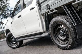 2020 Toyota Hilux 4x4 Glacier White Automatic Dual Cab Chassis