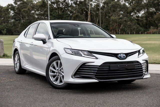 Pre-Owned Toyota Camry Hybrid Oakleigh, 2023 Toyota Camry Hybrid Frosted White Sedan