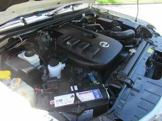 2013 Nissan Navara D40 S6 MY12 ST White 6 Speed Manual Utility
