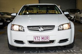 2009 Holden Commodore VE MY09.5 International White 4 Speed Automatic Sedan.