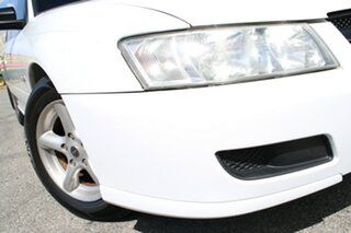 2005 Holden Commodore VZ Executive White 4 Speed Automatic Sedan.