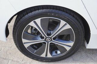2019 Nissan Leaf ZE1 Ivory Pearl & Black Roof 1 Speed Reduction Gear Hatchback