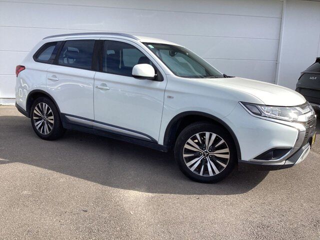 Pre-Owned Mitsubishi Outlander ZL MY18.5 ES 2WD ADAS Cardiff, 2018 Mitsubishi Outlander ZL MY18.5 ES 2WD ADAS White 6 Speed Constant Variable Wagon
