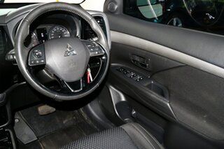 2017 Mitsubishi Outlander ZL MY18.5 ES 2WD ADAS White 6 Speed Constant Variable Wagon