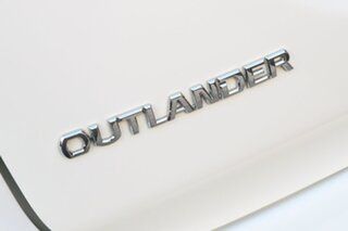 2017 Mitsubishi Outlander ZL MY18.5 ES 2WD ADAS White 6 Speed Constant Variable Wagon