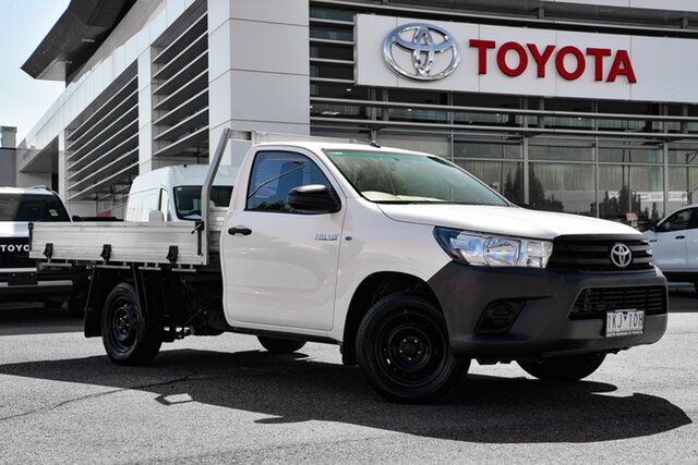 Pre-Owned Toyota Hilux TGN121R Workmate South Morang, 2017 Toyota Hilux TGN121R Workmate Glacier White 5 Speed Manual Cab Chassis
