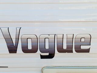 2014 Paramount Vogue Caravan
