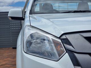 2017 Isuzu D-MAX MY17 SX 4x2 White 6 Speed Manual Cab Chassis.