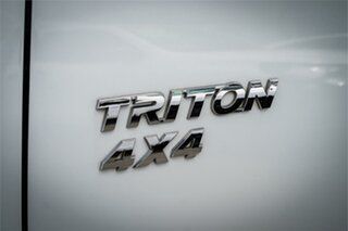 2012 Mitsubishi Triton MN MY12 GLX-R Double Cab White 5 Speed Sports Automatic Utility