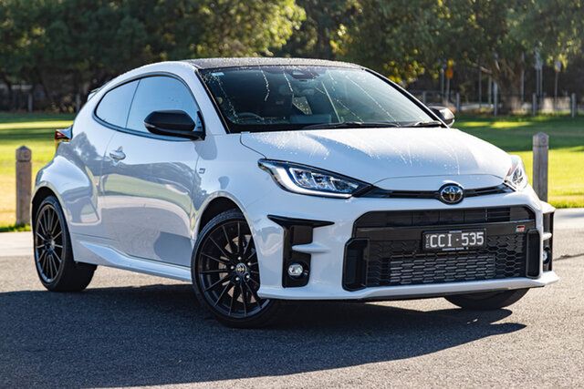 Pre-Owned Toyota Yaris Oakleigh, 2021 Toyota Yaris Glacier White Manual Hatchback