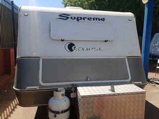 2008 Supreme Eclipse Caravan.