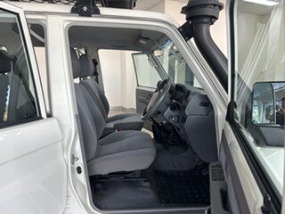 2022 Toyota Landcruiser VDJ76R GXL White 5 Speed Manual Wagon