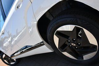 2024 Hyundai Kona White 1 Speed Automatic