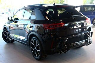 2023 Volkswagen T-ROC D11 MY24 R DSG 4MOTION Deep Black Pearl Effect-WITHOU 7 Speed.