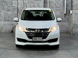 2017 Honda Odyssey RC MY17 VTi White 7 Speed Constant Variable Wagon.