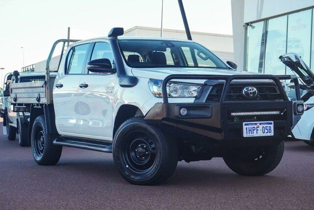 Pre-Owned Toyota Hilux GUN126R SR Double Cab Wangara, 2022 Toyota Hilux GUN126R SR Double Cab Glacier White 6 Speed Sports Automatic Cab Chassis