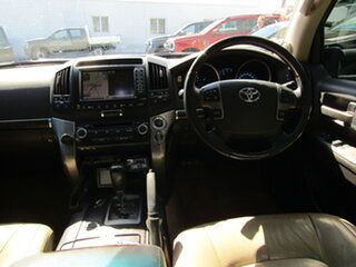 2011 Toyota Landcruiser VDJ200R 09 Upgrade Sahara (4x4) White 6 Speed Automatic Wagon