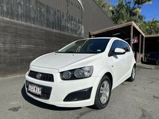 2016 Holden Barina TM MY16 CD White 6 Speed Automatic Hatchback