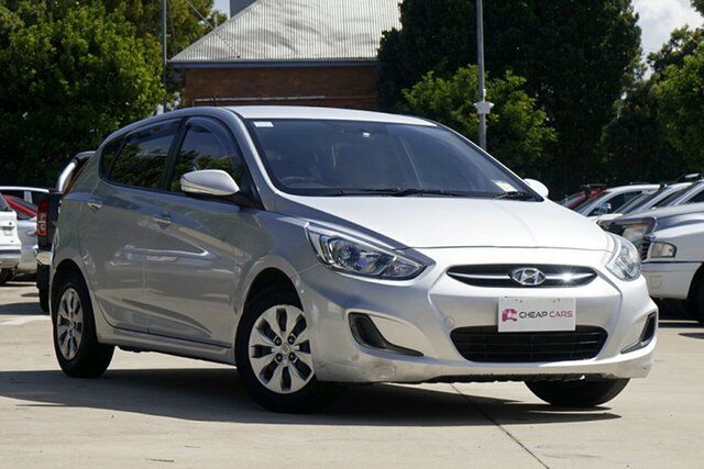 Used Hyundai Accent RB2 Active Toowoomba, 2014 Hyundai Accent RB2 Active Silver 6 Speed Manual Hatchback