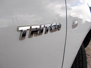 2014 Mitsubishi Triton MN MY15 GLX 4x2 White 5 Speed Manual Cab Chassis