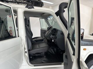 2016 Toyota Landcruiser VDJ76R Workmate White 5 Speed Manual Wagon