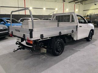 2022 Toyota Hilux TGN121R Workmate (4x2) White 5 Speed Manual Cab Chassis