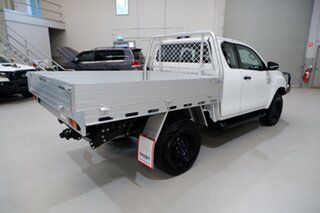 2018 Toyota Hilux GUN126R SR Extra Cab White 6 Speed Manual Cab Chassis