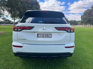 2022 Mitsubishi Outlander ZM MY22 ES 7 Seat (2WD) White Continuous Variable Wagon.