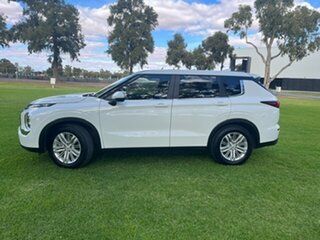 2022 Mitsubishi Outlander ZM MY22 ES 7 Seat (2WD) White Continuous Variable Wagon.