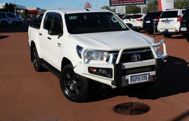 Pre-Owned Toyota Hilux GUN126R SR Double Cab Clarkson, 2018 Toyota Hilux GUN126R SR Double Cab Glacier White 6 Speed Manual Utility