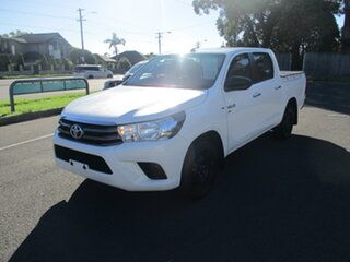 2017 Toyota Hilux GGN120R SR White 6 Speed Automatic Dual Cab Utility.