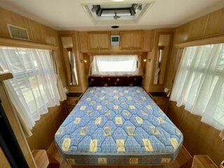 2009 Montana McArthur Caravan
