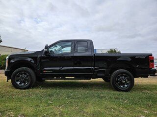 2023 Ford F350 (No Series) Lariat Black Automatic Utility.