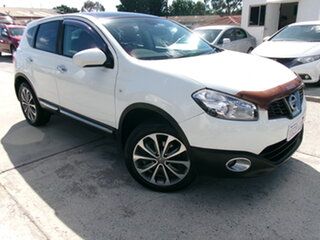 2011 Nissan Dualis J10 Series II MY2010 Ti Hatch X-tronic 2WD White 6 Speed Constant Variable.