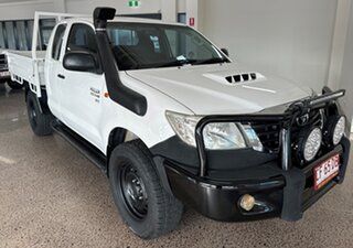 2015 Toyota Hilux KUN26R MY14 SR Xtra Cab White 5 Speed Manual Cab Chassis.