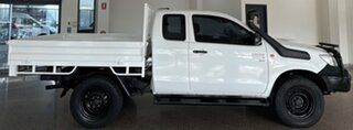 2015 Toyota Hilux KUN26R MY14 SR Xtra Cab White 5 Speed Manual Cab Chassis.