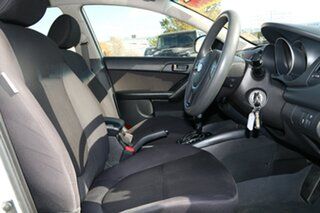 2011 Kia Cerato TD MY11 SI White 6 Speed Sports Automatic Hatchback
