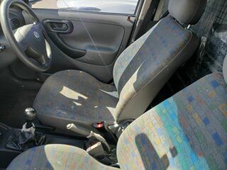 2005 Holden Combo XC MY05 White 5 Speed Manual Van