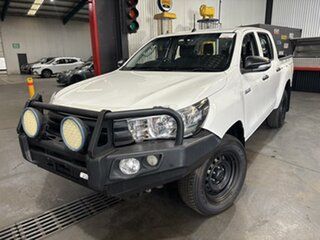 2016 Toyota Hilux GUN125R Workmate (4x4) White 6 Speed Manual Dual Cab Utility.