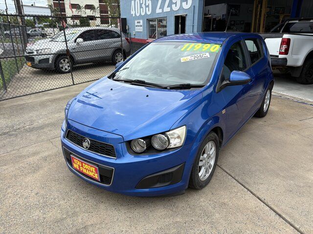 Used Holden Barina TM MY14 CD Cairns, 2014 Holden Barina TM MY14 CD Blue 6 Speed Automatic Hatchback