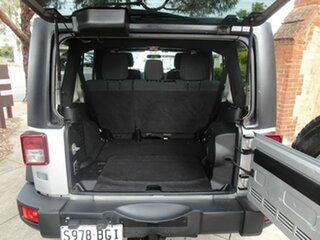 2011 Jeep Wrangler Silver 6 Speed Manual Wagon