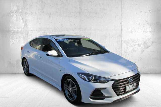 Used Hyundai Elantra AD MY18 SR DCT Turbo Bendigo, 2018 Hyundai Elantra AD MY18 SR DCT Turbo White 7 Speed Sports Automatic Dual Clutch Sedan