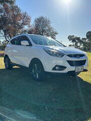 2015 Hyundai ix35 LM Series II SE (FWD) White 6 Speed Automatic Wagon.
