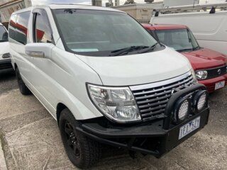 2006 Nissan Elgrand E51 White 5 Speed Automatic Wagon.
