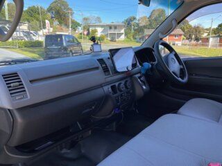 2006 TRH200 Toyota HiAce White Campervan