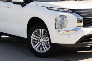 2024 Mitsubishi Outlander ZM MY24 ES 2WD White 8 Speed Constant Variable Wagon